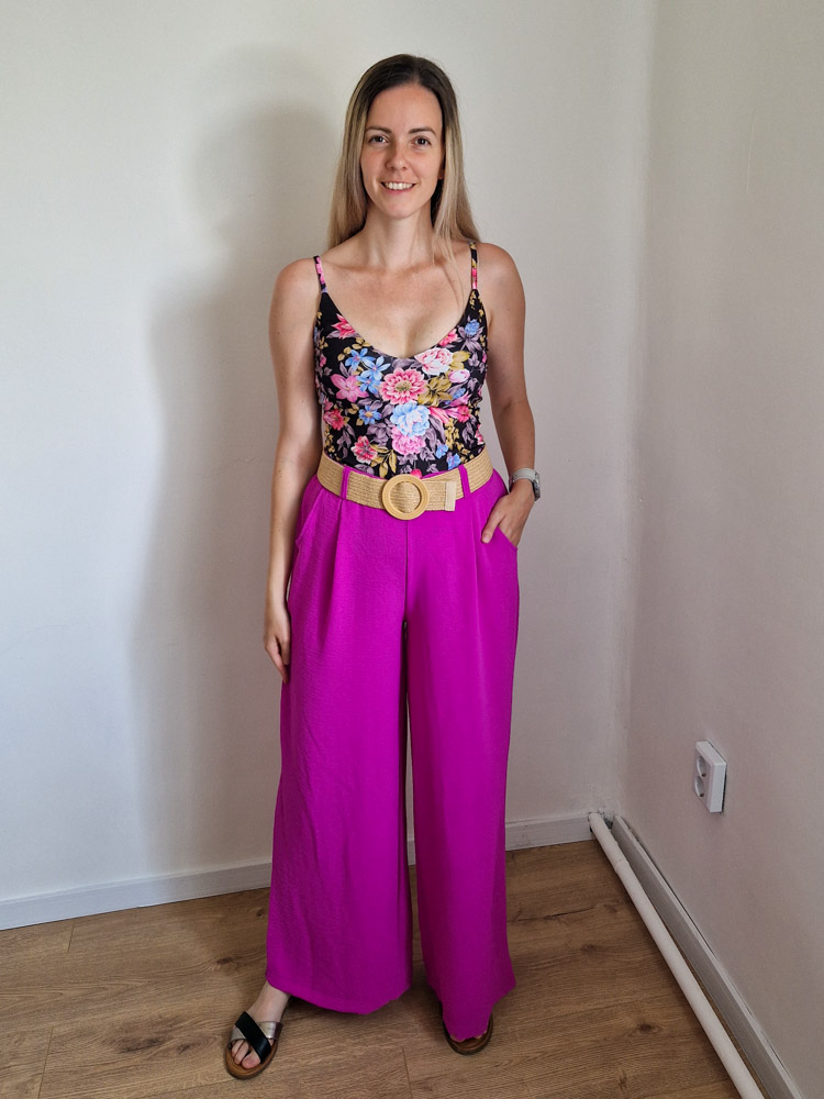 Floret nagy virágmintás fekete top