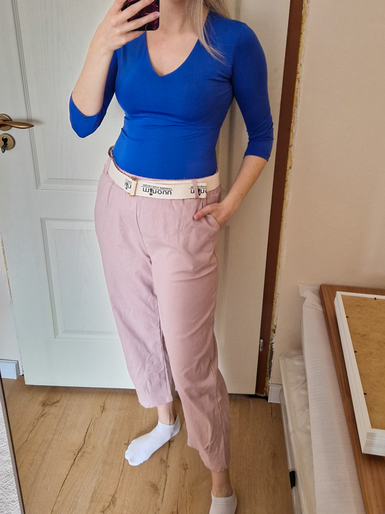 love-v-nyaku-basic-kiralykek-felso-4