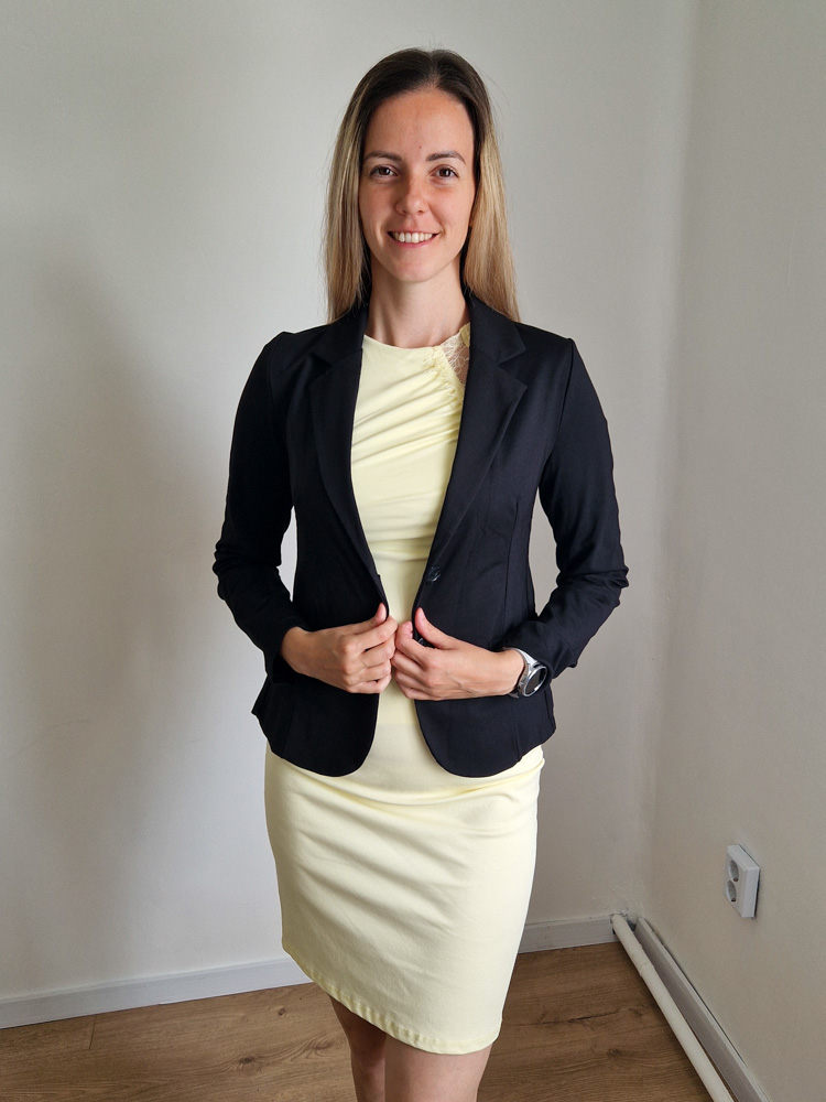 naomi-normal-hosszusagu-karcsusitott-elegans-fekete-blezer-41