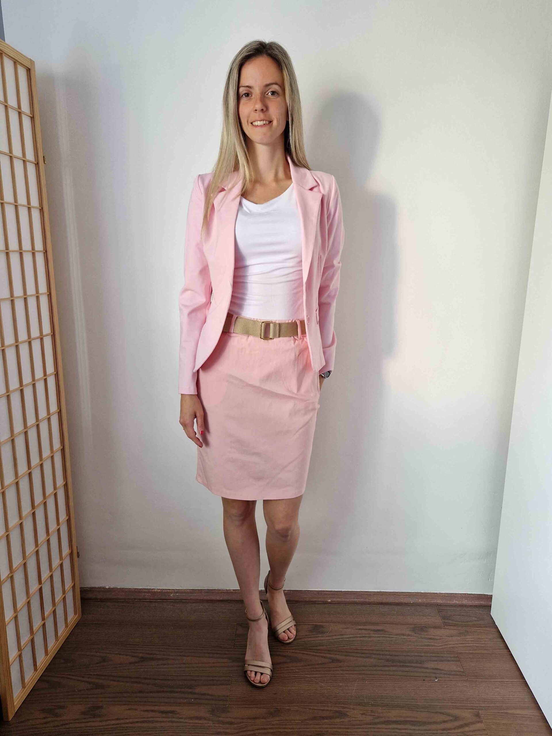 Naomi normál hosszúságú karcsúsított elegáns rózsaszín blézer