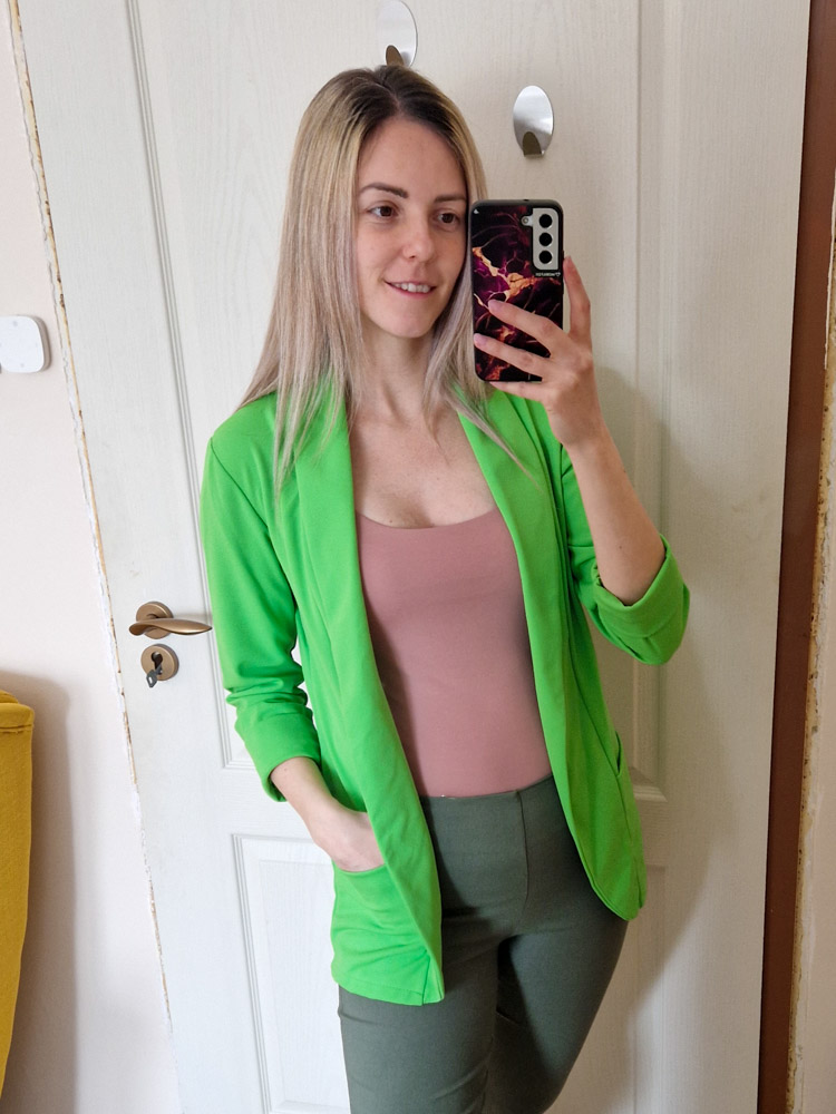 Nola karamell kerek nyakú ujjatlan basic felső