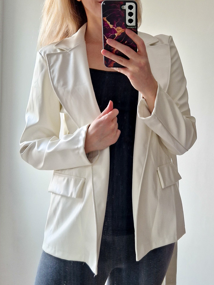 Vanda fehér bőrhatású kabát