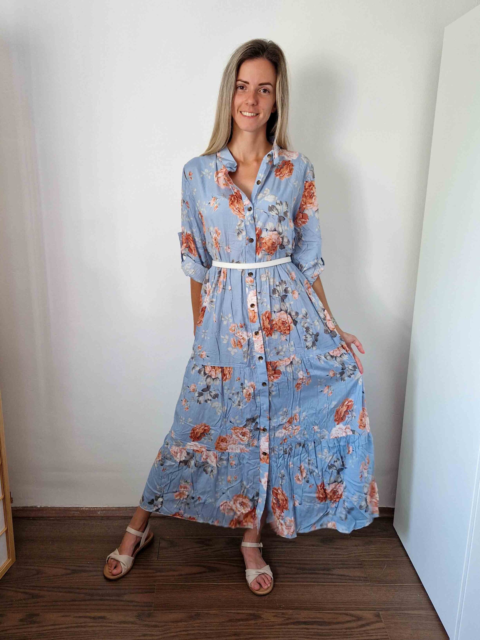 Airy világoskék végig gombos nagyméretű virágmintás pamut maxiruha felgombolható ujjakkal – XXL méret