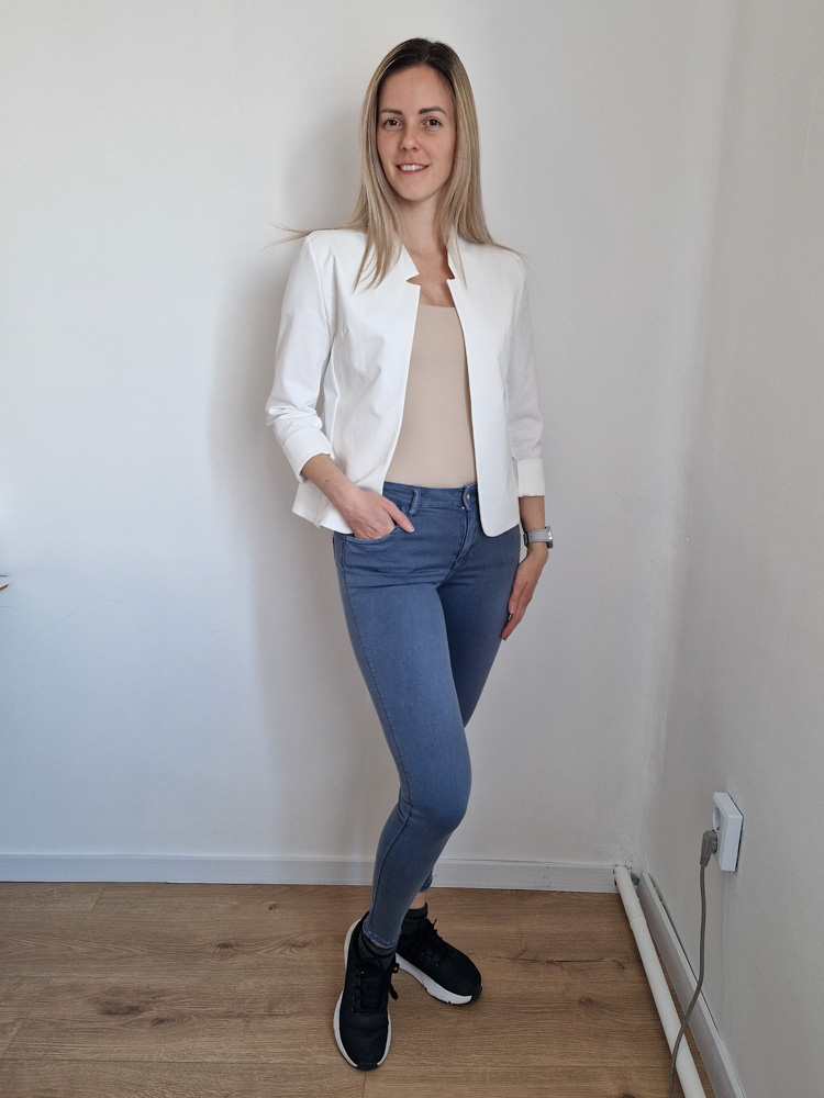 Camilla fehér elegáns blézer – karcsúsító fazonnal