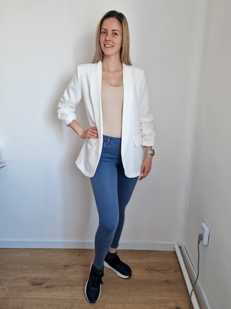 Dorka fehér női blézer – elegáns, gomb nélküli letisztult blézer