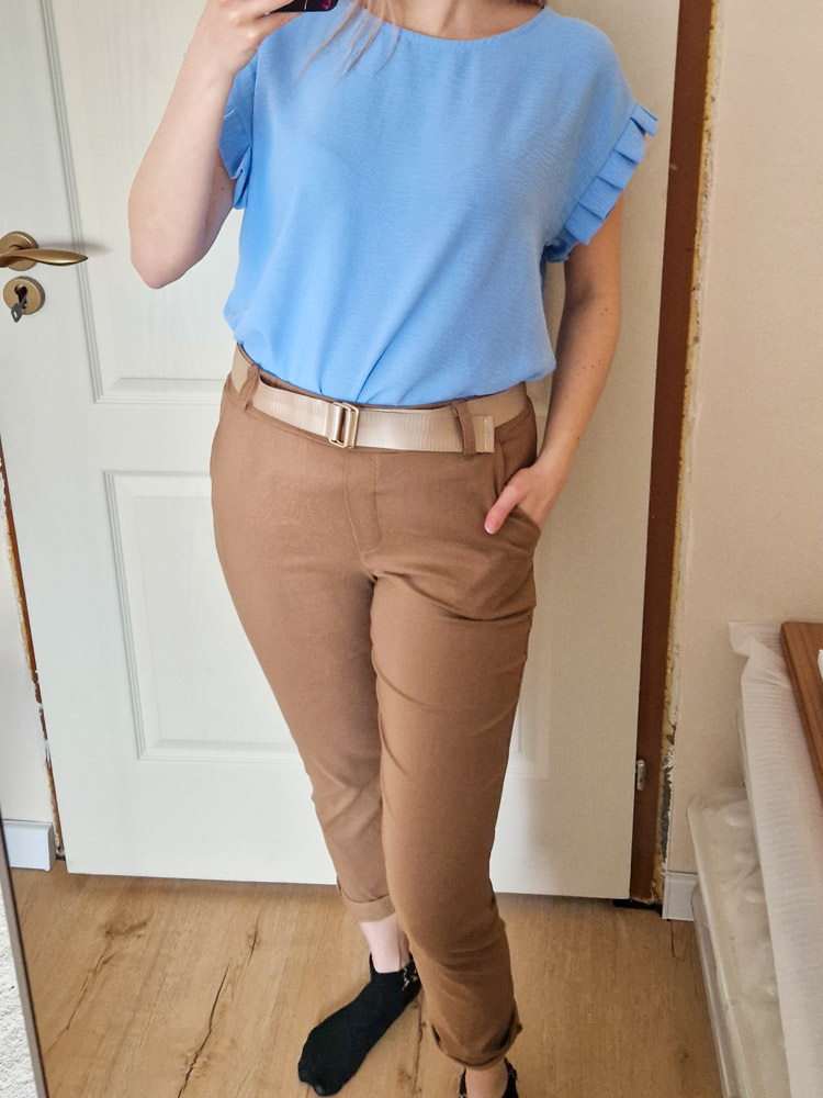 Edina barna nadrág vékonyabb anyagból ajándék övvel – XL méretig