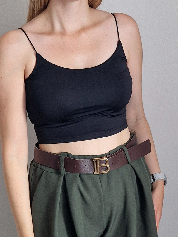 Regina kereknyakú spagettipántos basic fekete crop top