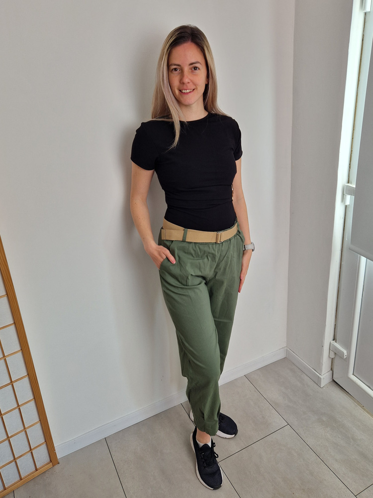 Anita khaki mom fazonú női nadrág ajándék övvel – elegáns, kényelmes fazon XL méretig