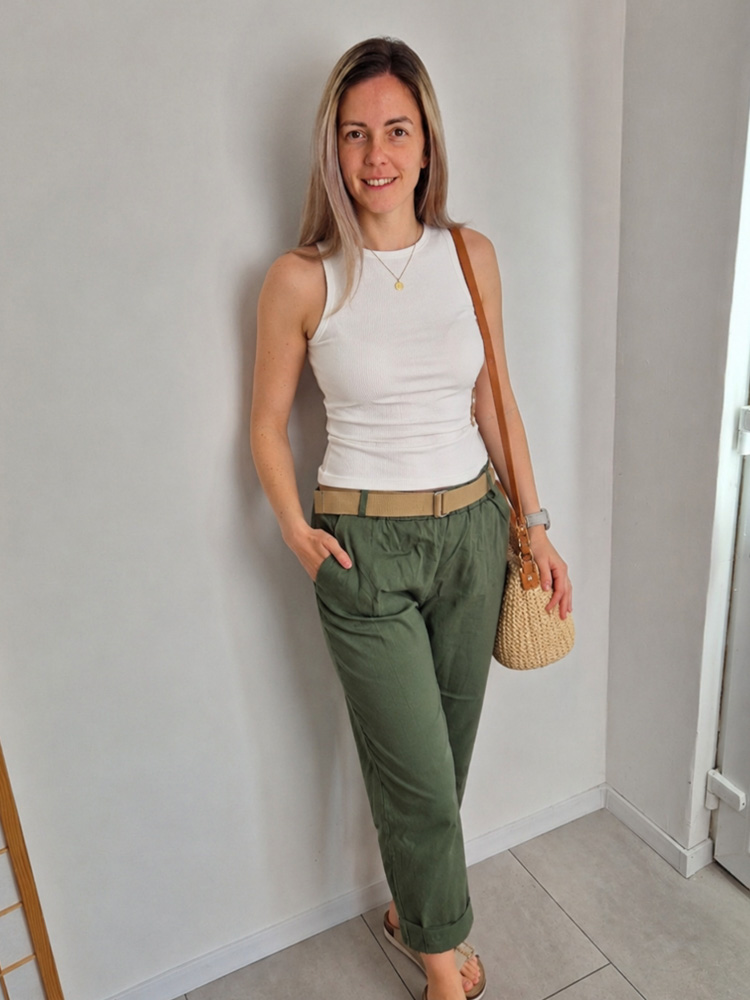 Anita khaki mom fazonú női nadrág ajándék övvel – elegáns, kényelmes fazon XL méretig