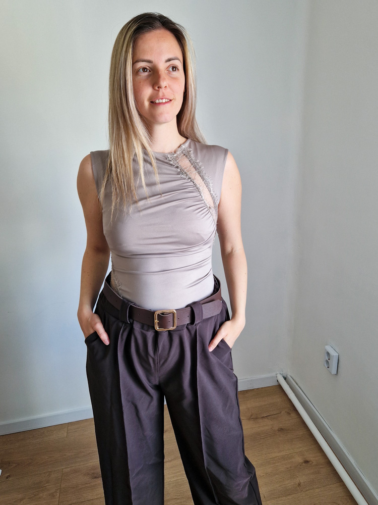 Bella fangó elegáns csipkés női felső – XS-L méret