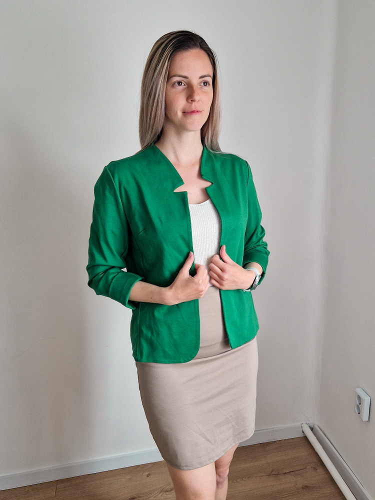 Camilla zöld elegáns blézer – karcsúsító fazonnal