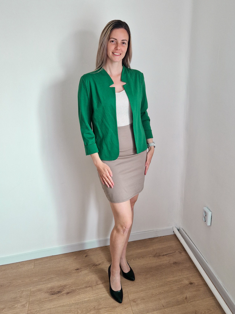 Camilla zöld elegáns blézer – karcsúsító fazonnal