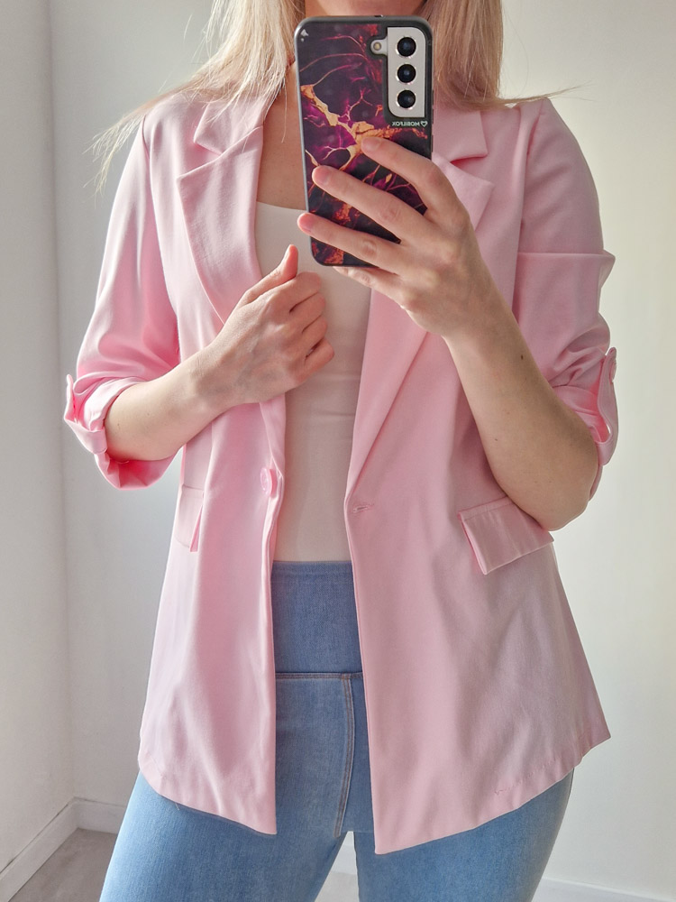Diane hosszabb fazonú rózsaszín blézer felgombolható ujjakkal