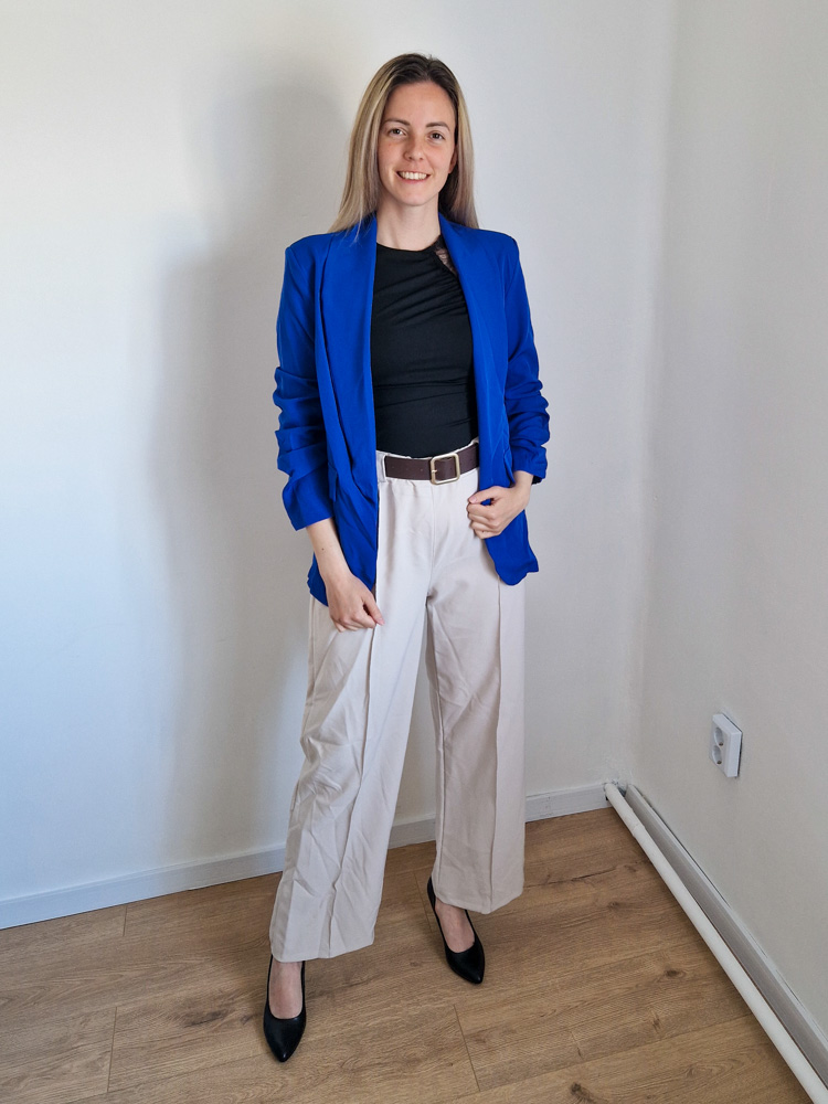 Emese királykék oversize női blézer válltöméssel – karakteres, modern szabás (egyméretes L-ig)
