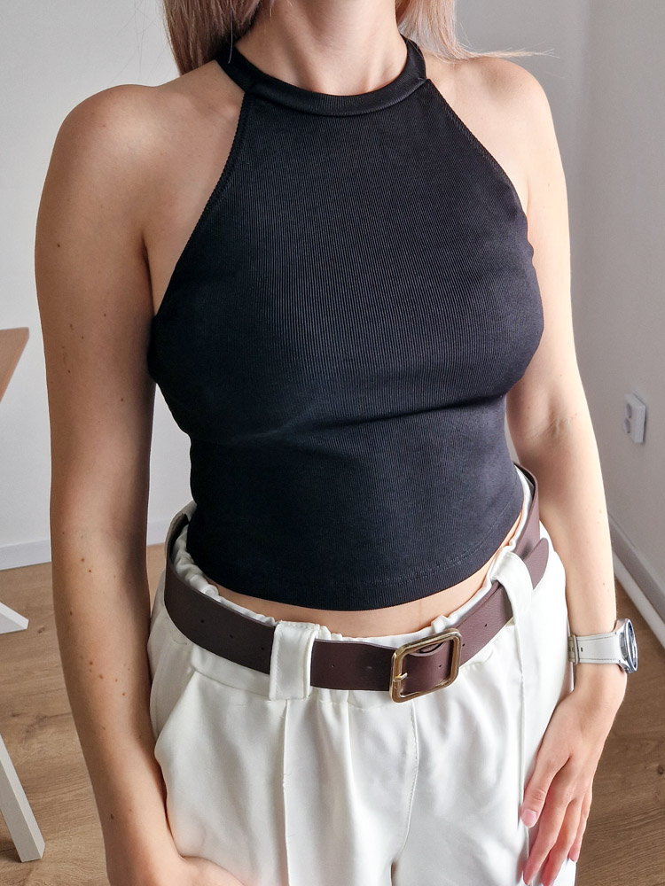 Kate halter nyakú fekete crop top bordázott anyagból