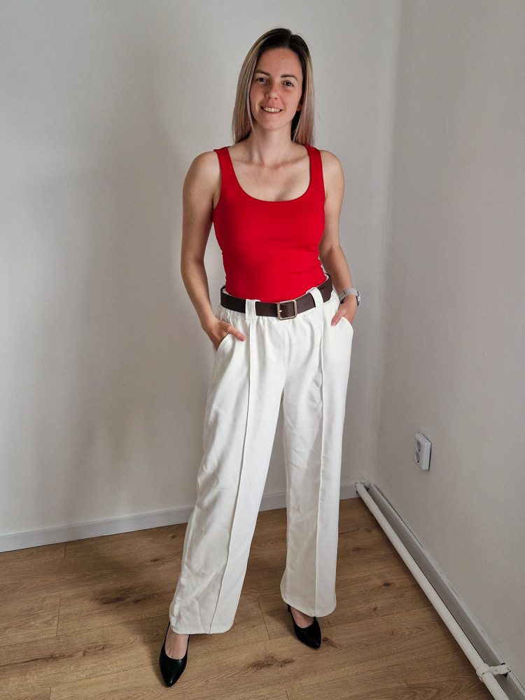 Nola piros kerek nyakú ujjatlan basic felső