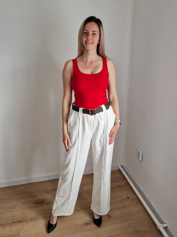 Nola piros kerek nyakú ujjatlan basic felső