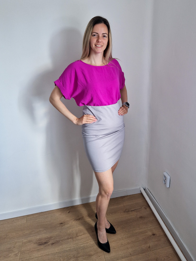 kati-lila-oversize-megkotos-felso-ejtett-vallakkal-2