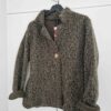 mokka-khaki-bukle-hatasu-noi-oszi-kabatka-arany-gombbal-02
