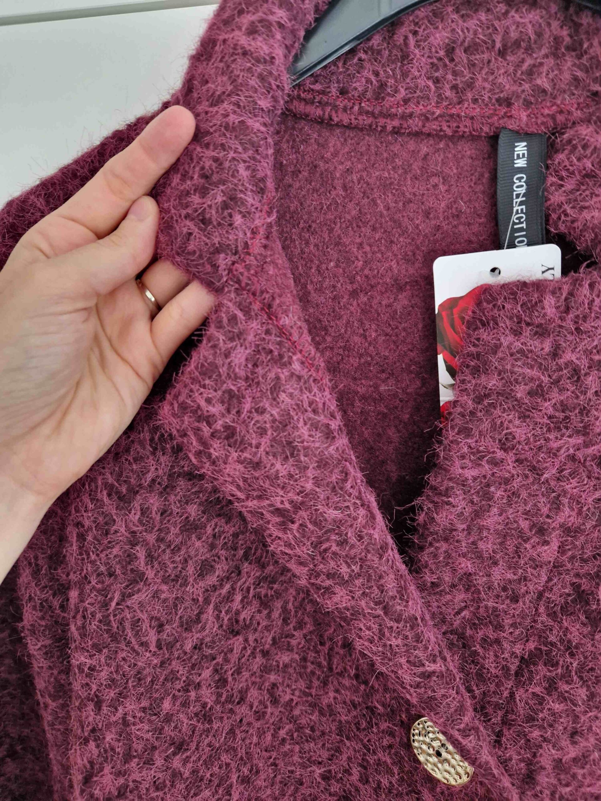 Mokka mályvás burgundi buklé hatású női őszi kabátka – arany gombbal